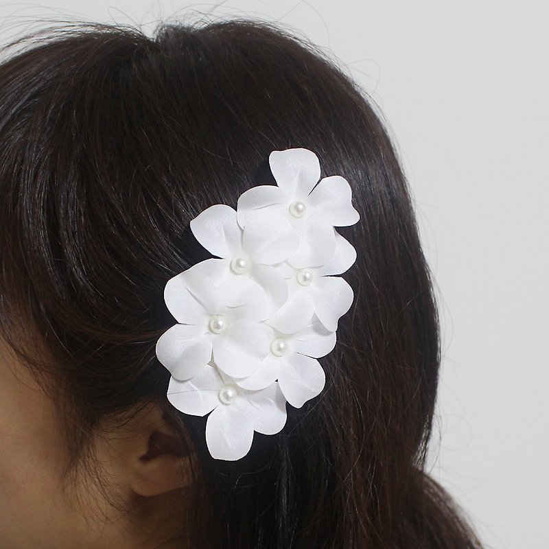 White CherryBlossom elegance hairpin - 发饰 - 聚酯纤维 白色