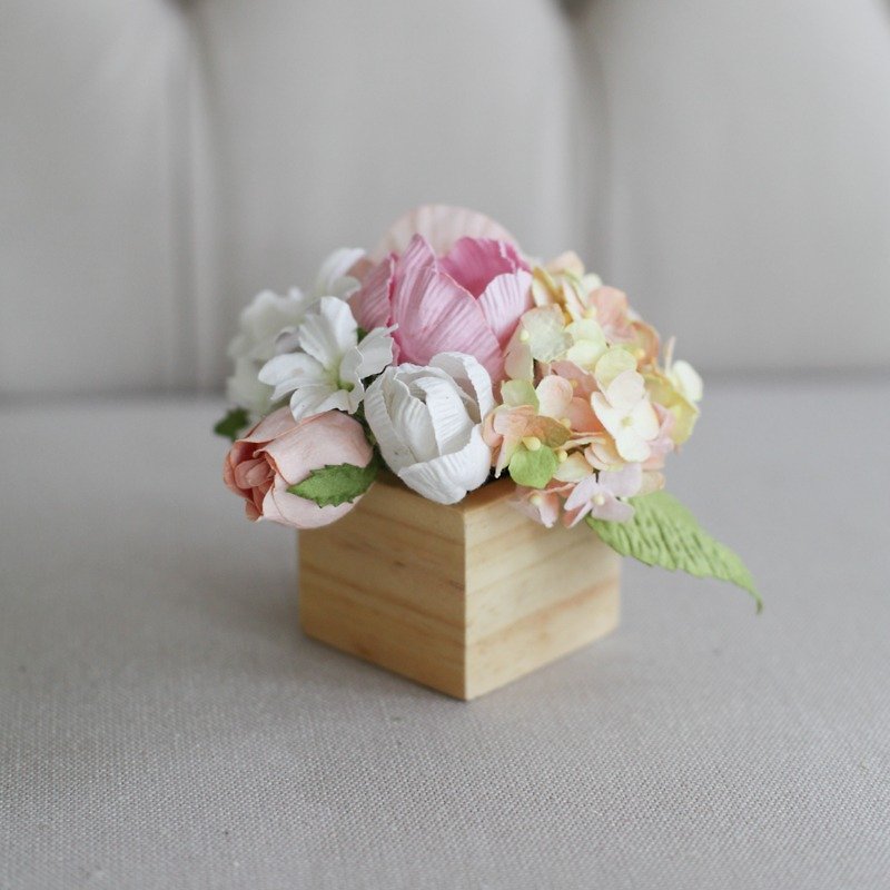CP108 : Flower Decoration Paper Flower Mini Wooden Pot Sweet Old Rose Size 4"x5" - 摆饰 - 纸 橘色