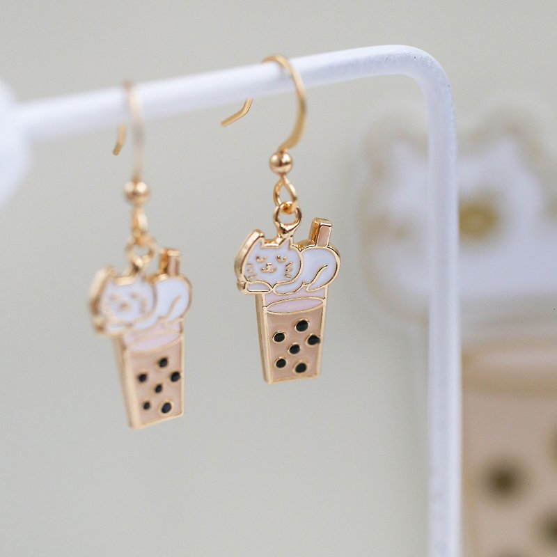 珍珠奶茶 猫咪小熊 台湾食物 生日礼物 夹式耳环 猫咪 北极熊 - 耳环/耳夹 - 珐琅 黄色