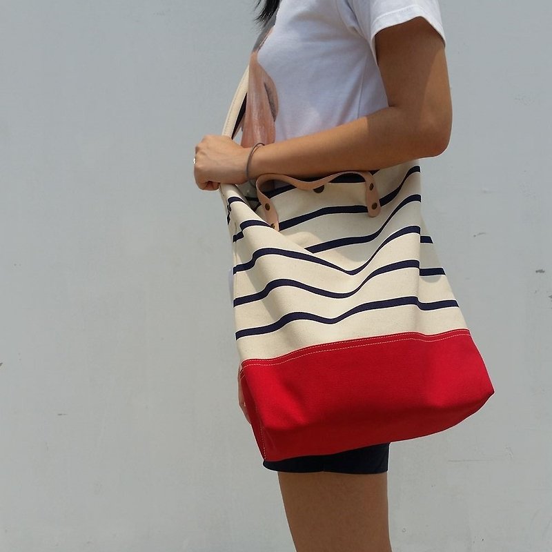 New Stripe Red Canvas Tote // Daily bag // Shopping bag // Crossbody bag - 手提包/手提袋 - 棉．麻 红色