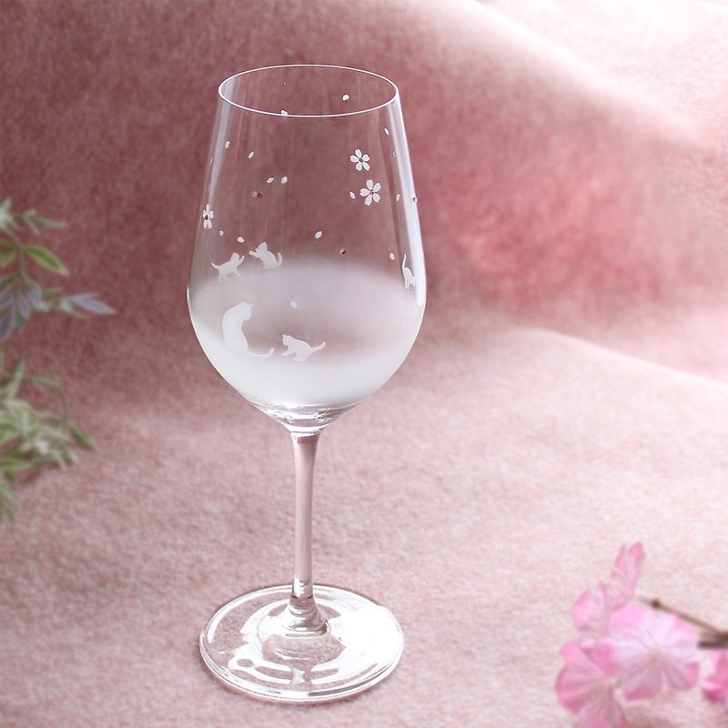 【桜舞う季節 / ワイングラス】猫モチーフのワイングラス 名入れ加工対応品(別売りオプション) - 杯子 - 玻璃 透明