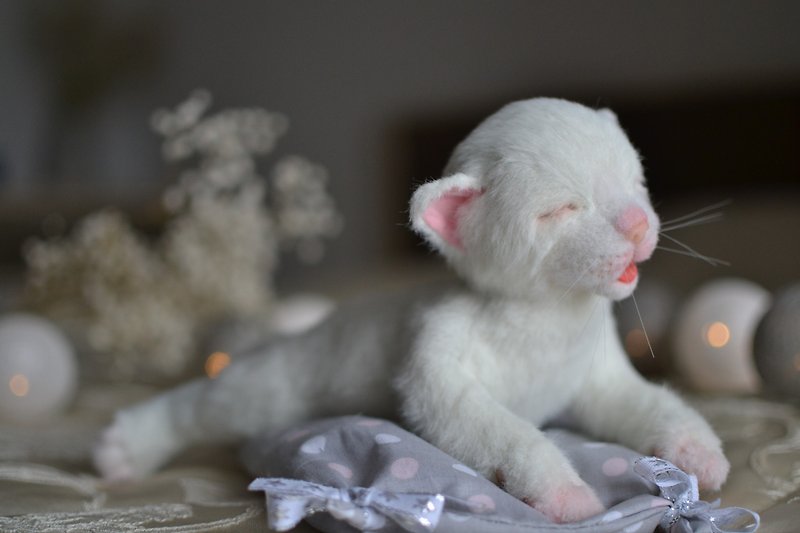 Realistic newborn white kitten, plush toy - 玩偶/公仔 - 其他材质 白色