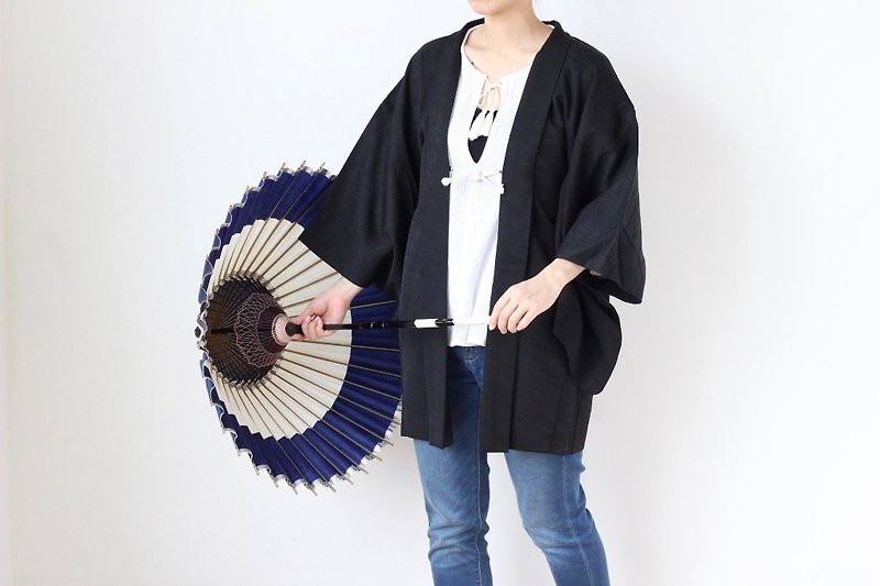 swirl kimono, black silk haori, kimono jacket, traditional kimono /3609 - 女装休闲/机能外套 - 丝．绢 黑色