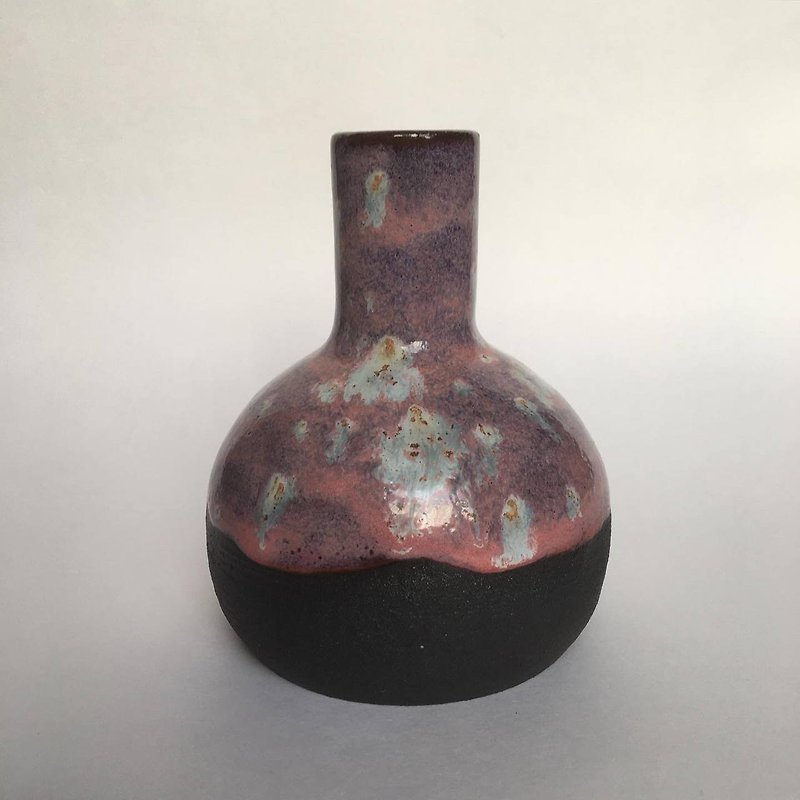 Small Black and Pink Galaxy Ceramic Vase - 花瓶/陶器 - 陶 粉红色