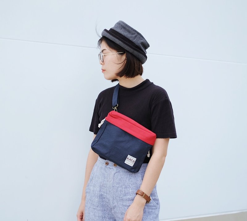 PiP BAG ( Traveller Bag ) : Navy x Red - 化妆包/杂物包 - 纸 红色