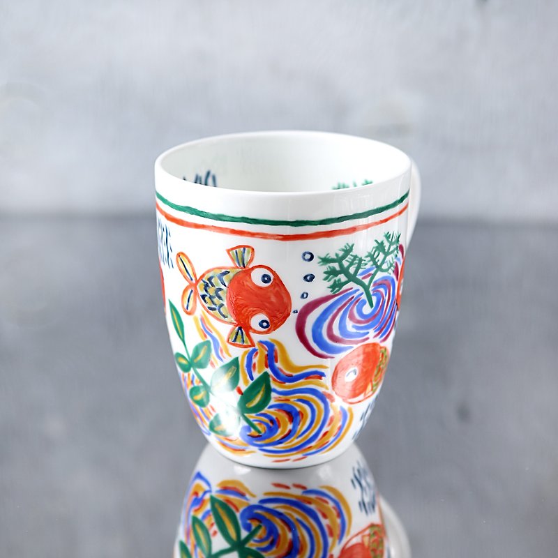 金魚絵のマグカップL - 咖啡杯/马克杯 - 陶 多色