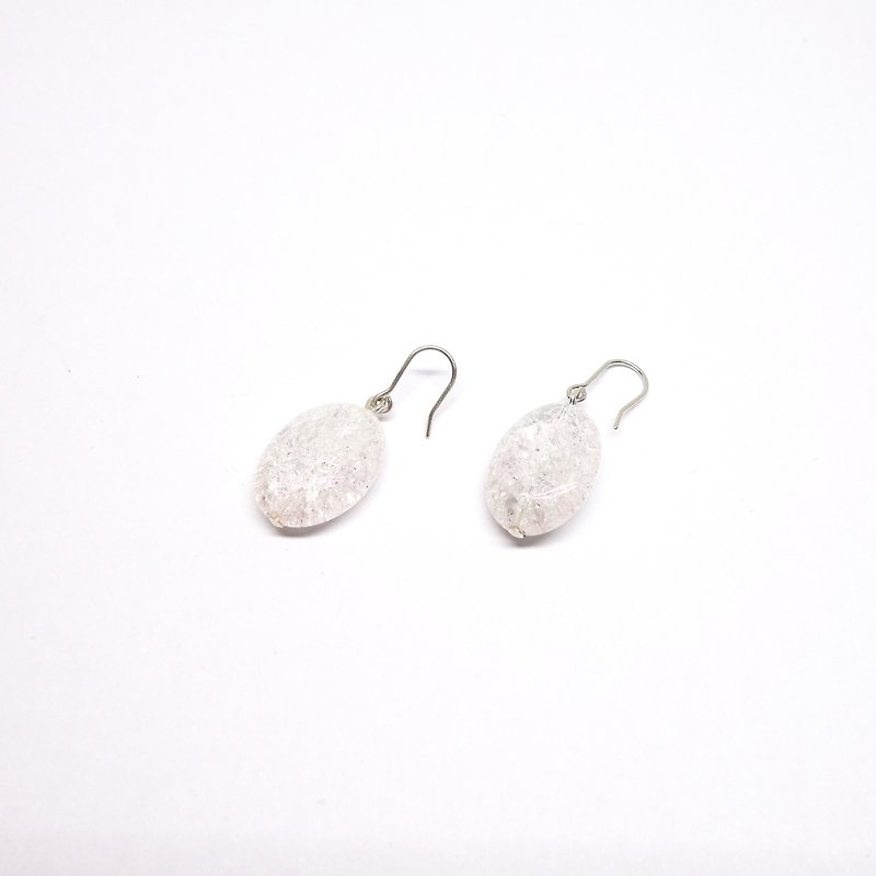 白色透明のクラック水晶SVピアス【Pio by Parakee】 cracked crystal pierced earrings - 耳环/耳夹 - 宝石 白色