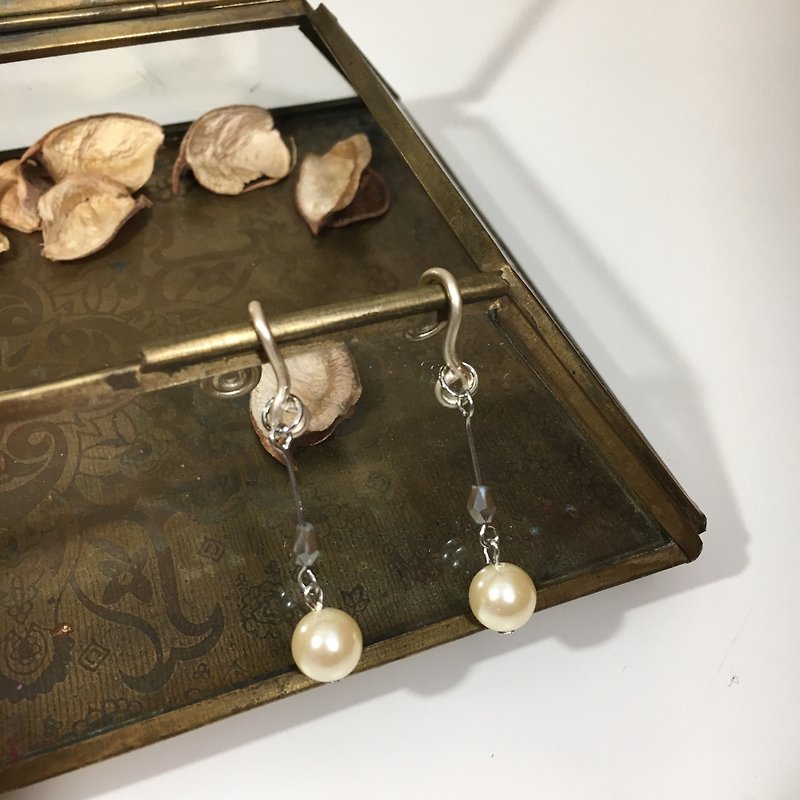 素雅乳霜珍珠耳夹耳环 - 耳环/耳夹 - 其他金属 银色