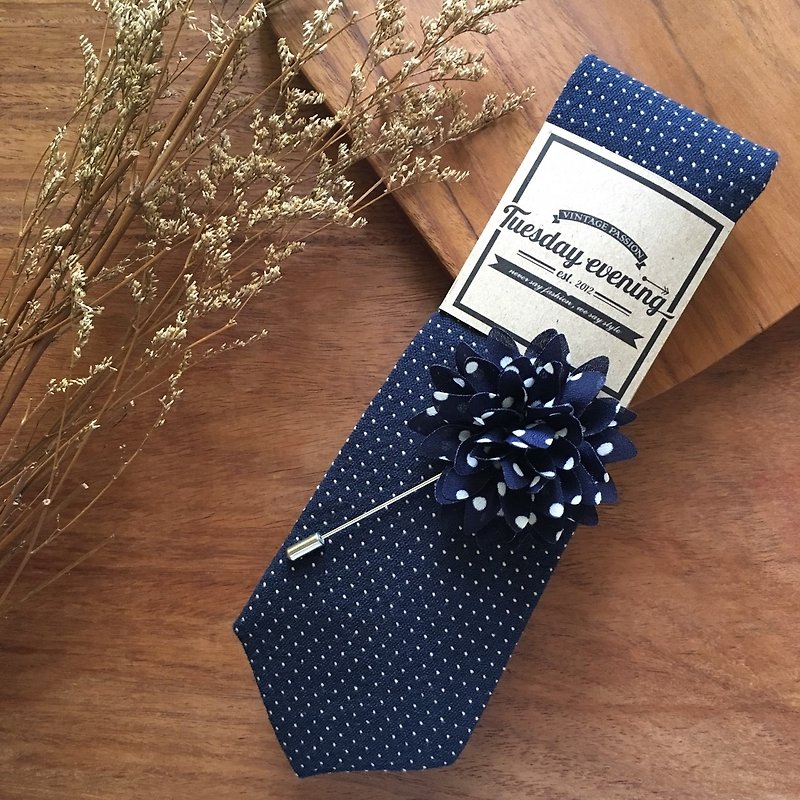 Blue/Navy Polka Dot Tie and Lapel Pin/Brooch - 领带/领带夹 - 棉．麻 蓝色