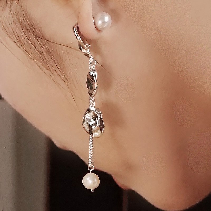 【Mell】如梦令淡水珍珠长款耳环 - 耳环/耳夹 - 其他金属 银色