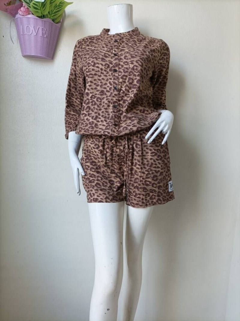 X-girl Cotton leopard print Jump suit Size 1 XS - 背带裤/连体裤 - 棉．麻 