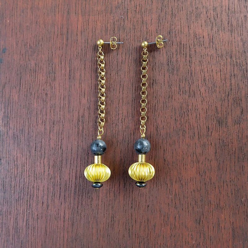 Brass ball and gray stone Brass chain earrings (code : che005) - 耳环/耳夹 - 石头 灰色