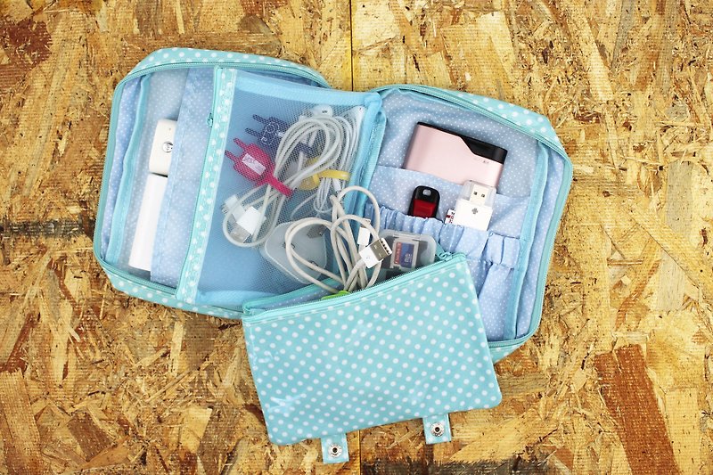 波点旅行化妆品袋与可拆卸小袋 - 蓝色 - 化妆包/杂物包 - 塑料 蓝色