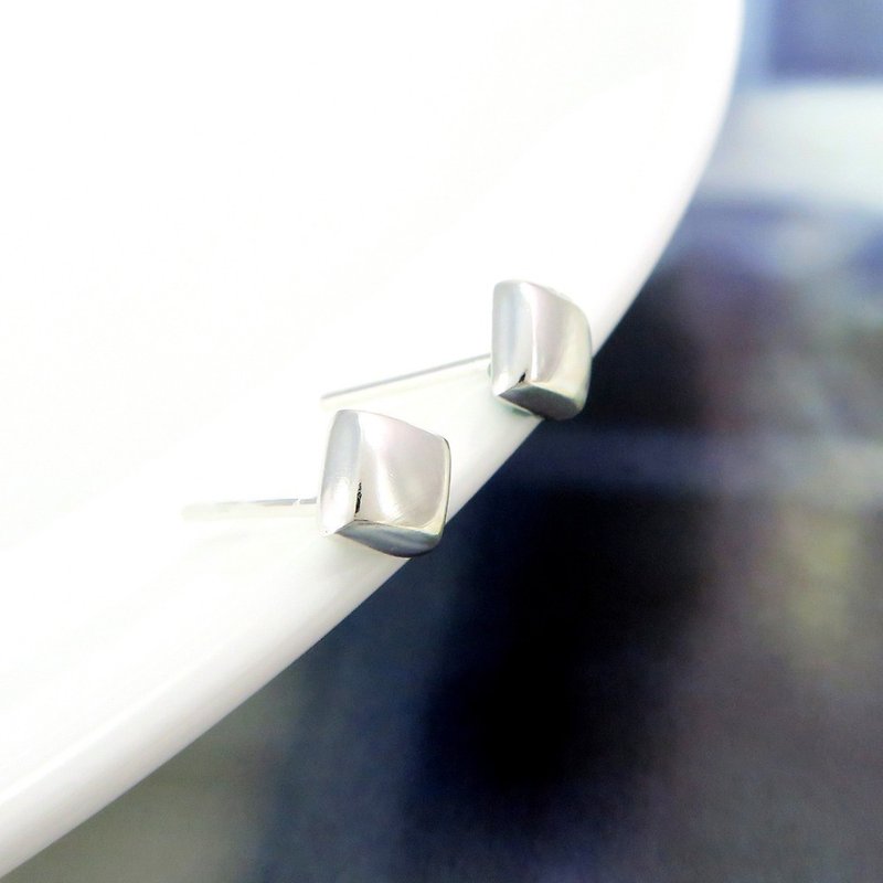 耳环 简约菱方 925纯银耳环 雾面处理 - 耳环/耳夹 - 纯银 银色