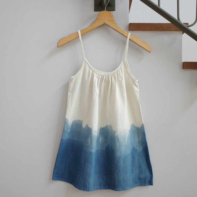 Blue shade top / indigo dye - 女装上衣 - 棉．麻 蓝色