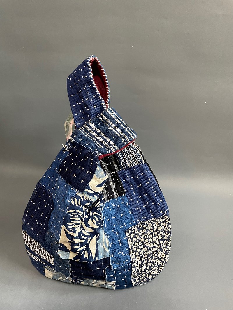 手工 古布 褴褛 结袋 handmade kofu knot bag - 手提包/手提袋 - 棉．麻 蓝色