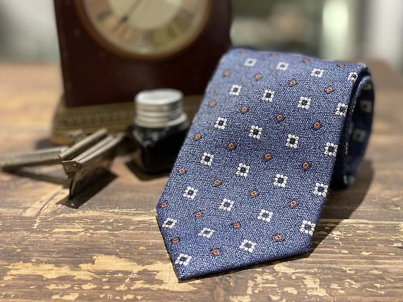 【绅装精选】浅蓝色刺绣图案丝质领带 - 领带/领带夹 - 羊毛 多色