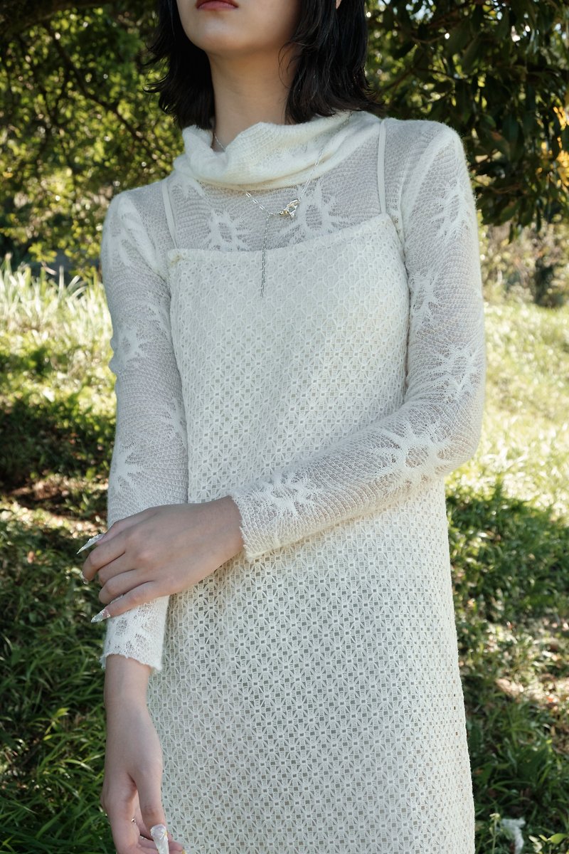 Floral Turtleneck - 女装上衣 - 羊毛 白色