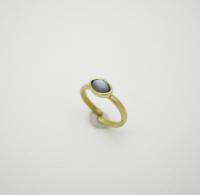 简单小石系列-猫眼灰色月光石·黄铜戒指 - 戒指 - 铜/黄铜 银色