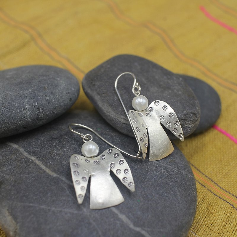 Handmade Angel Thai Silver and Pearl Hook Earring (E0085) - 耳环/耳夹 - 银 银色