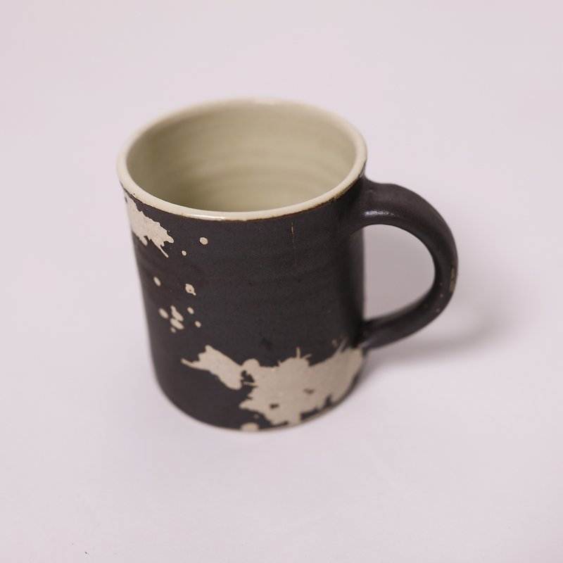 斑驳马克杯-公平贸易 - 咖啡杯/马克杯 - 陶 黑色