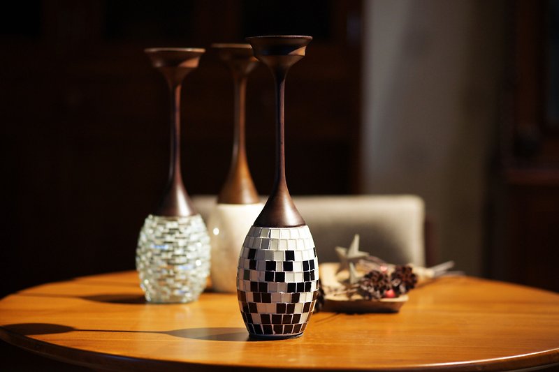 玻璃砖木柄烛台 3种尺寸 色彩斑斓视觉强烈 家居情境桌饰品 - 蜡烛/烛台 - 玻璃 黑色