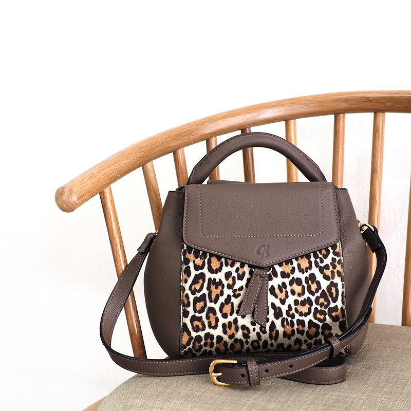 Brooklyn (Leopard-Warmtaupe) : Crossbody bag, leather bag, cow leather - 手提包/手提袋 - 真皮 咖啡色