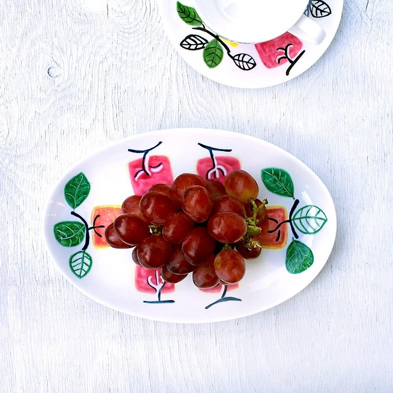 ローズピンクの柿模様のオーバルプレート - 浅碟/小碟子 - 瓷 粉红色