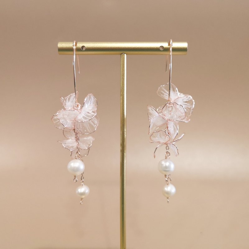 立花 | 耳鈎 | 手作婚礼树脂水晶花饰品 - 耳环/耳夹 - 其他金属 粉红色
