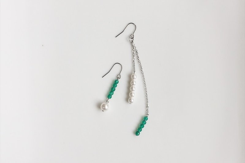 珍珠绿玛瑙 不对称造型耳环 - 耳环/耳夹 - 宝石 绿色