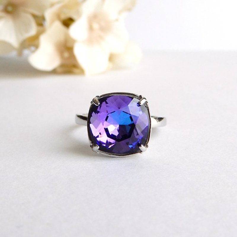 青紫色の 大粒 クリスタル リング　スワロフスキー使用 フリーサイズ - 戒指 - 玻璃 紫色
