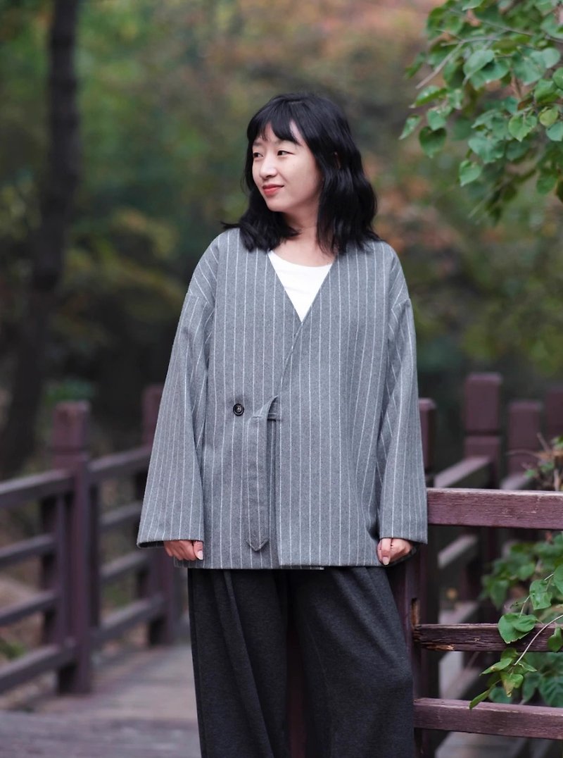 日式和风 竖条纹V领西装外套 - 女装上衣 - 其他材质 灰色