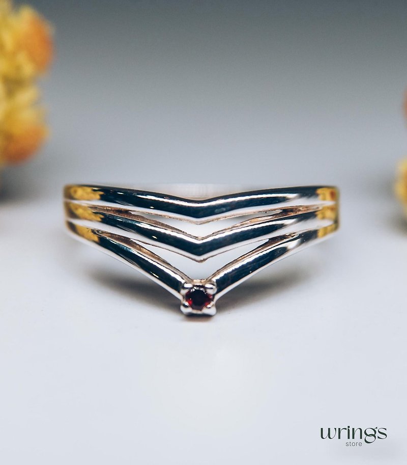 三重V形婚戒配有小型天然红宝石独特的V形戒指带 - 戒指 - 纯银 红色