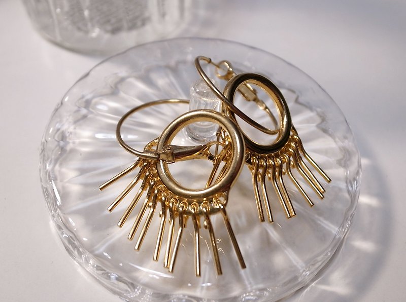 金色苏珊流苏耳环(针式) - 耳环/耳夹 - 其他金属 金色