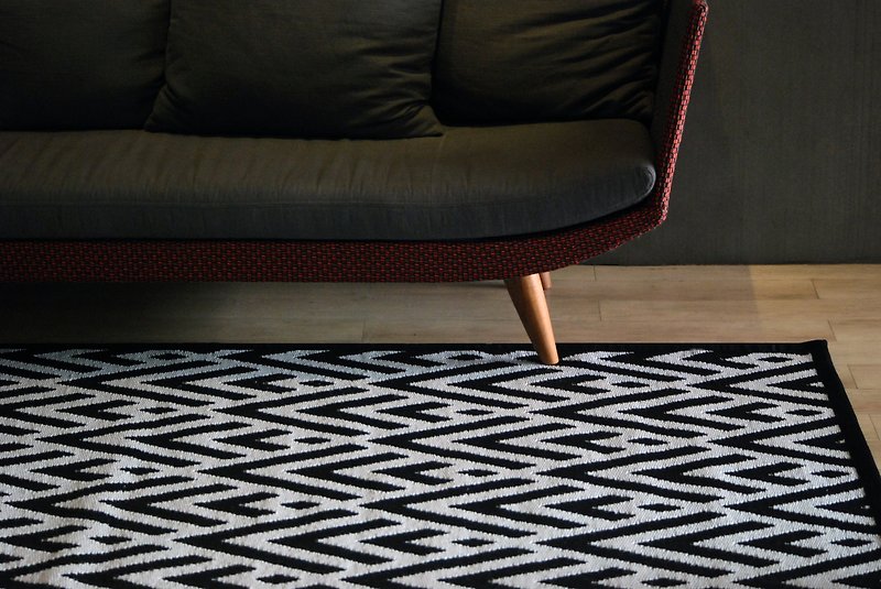 编织块毯 Kaiku - 地垫/地毯 - 塑料 黑色