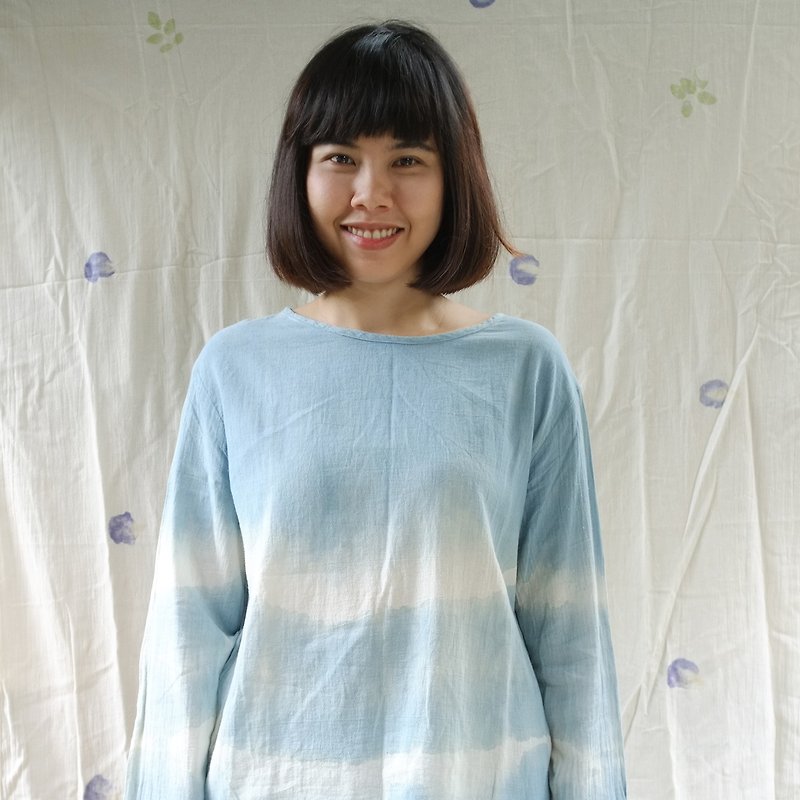 linnil: Stripe - natural indigo dye long-sleeve shirt - made of comfortable 100% cotton. - 女装上衣 - 棉．麻 蓝色