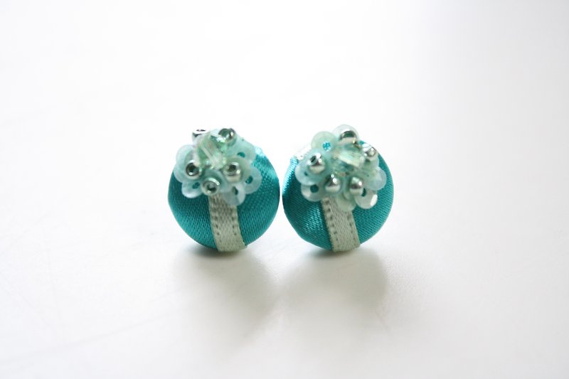 color　チタンピアス - 耳环/耳夹 - 宝石 绿色