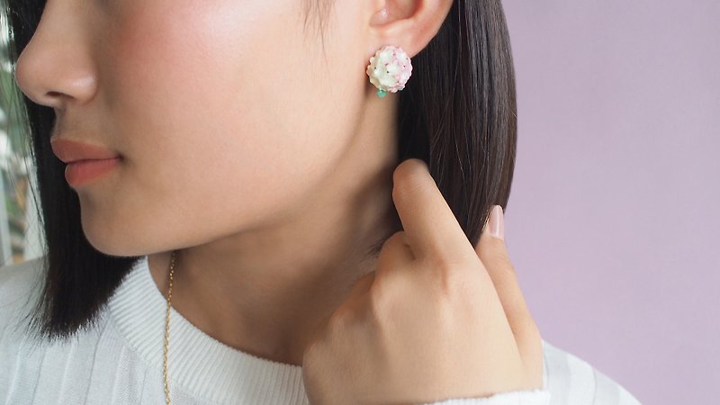 Pink Hydrangea Earrings, Flower Earrings, Pink Flower. - 耳环/耳夹 - 其他金属 粉红色