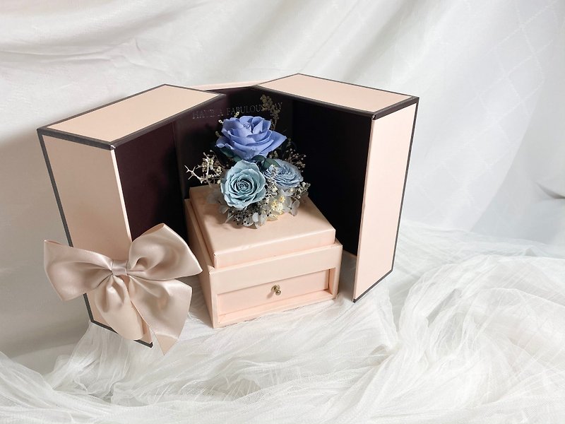 不凋莫兰迪蓝玫瑰首饰花礼盒 生日礼物 新婚礼物 周年纪念 情人节 - 干燥花/捧花 - 植物．花 粉红色