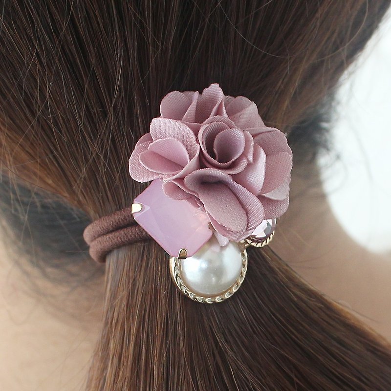 Pink Flower Pearl Beads ponytail holder - 发饰 - 聚酯纤维 粉红色