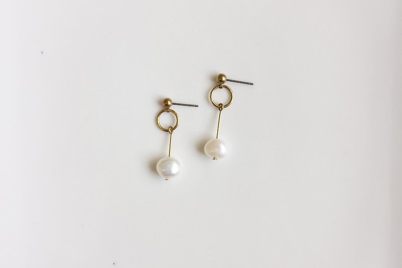 无限 珍珠黄铜造型耳环 - 耳环/耳夹 - 宝石 白色