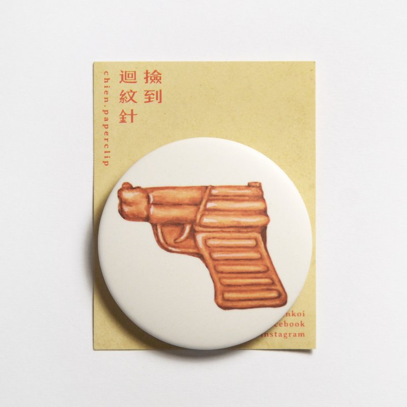 磁铁胸章徽章-鸡蛋糕 枪 - 徽章/别针 - 其他金属 白色