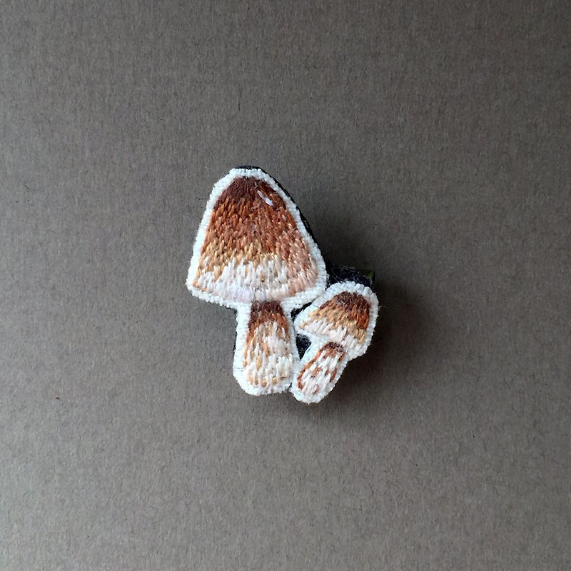 迷你手工刺绣胸针 植物系列 野菇 Mini Embroidery stick pin - 胸针 - 绣线 咖啡色