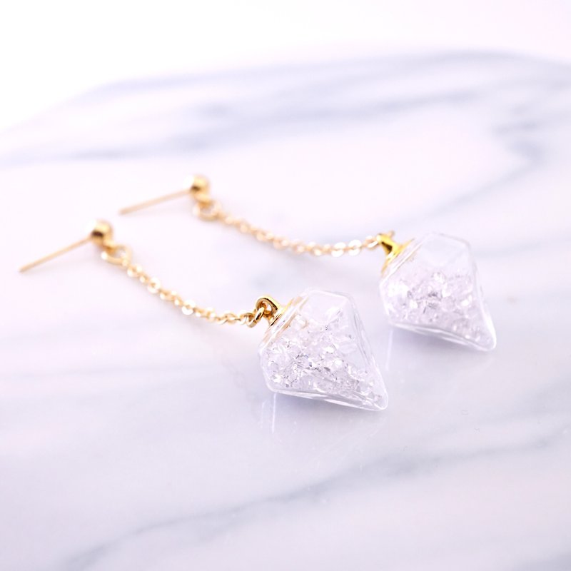 A Handmade 钻石形玻璃球配白色水晶耳环 - 耳环/耳夹 - 玻璃 白色