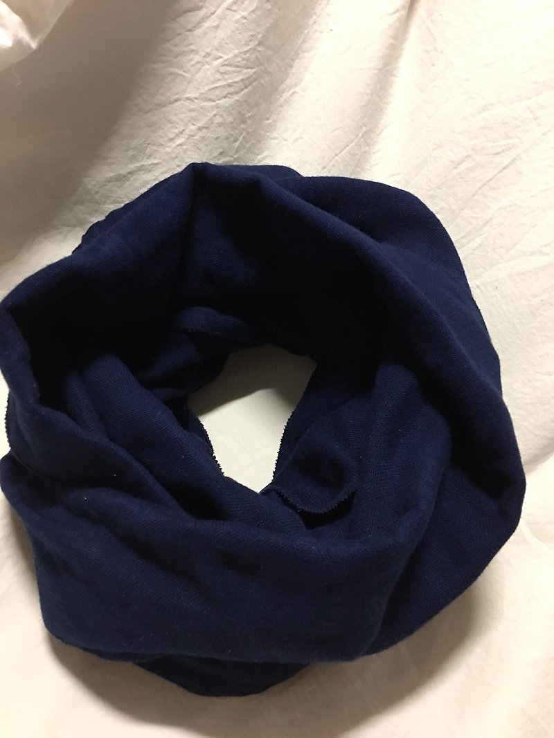 オーガニックコットン3重ガーゼのスヌード　濃い藍色 - 丝巾 - 棉．麻 蓝色