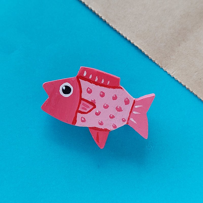 Hand-carved/painted wooden brooch -- pink fishy