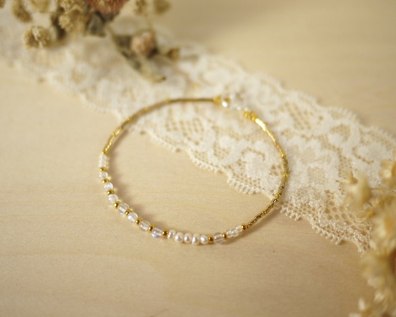 细细编织-古典美月光石珍珠手链 - 手链/手环 - 宝石 金色