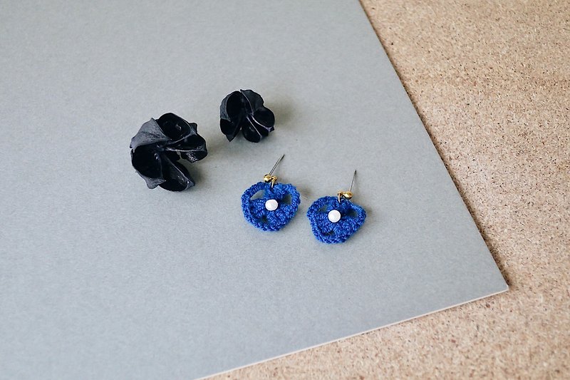 【endorphin】绣线编织珍珠耳环-钴蓝色 - 耳环/耳夹 - 棉．麻 蓝色