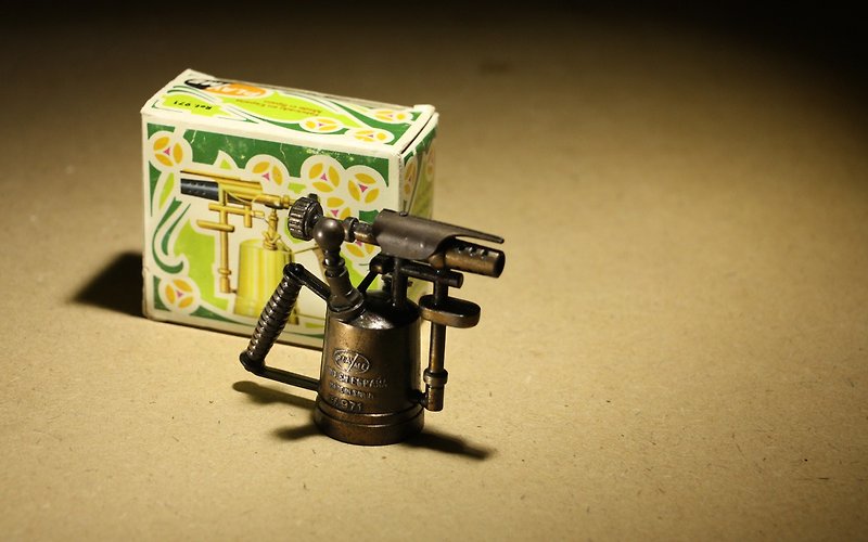 购自荷兰 20世纪末 PLAY ME 西班牙制古董削铅笔机 - 喷火枪造型 - 削笔器 - 铜/黄铜 咖啡色