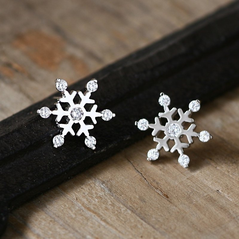 Brilliant 雪の結晶 ピアス シルバー925 - 耳环/耳夹 - 其他金属 银色